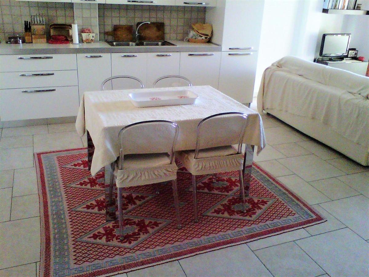 Appartamento Nel Cuore Di Villasimius 1 Piano ภายนอก รูปภาพ